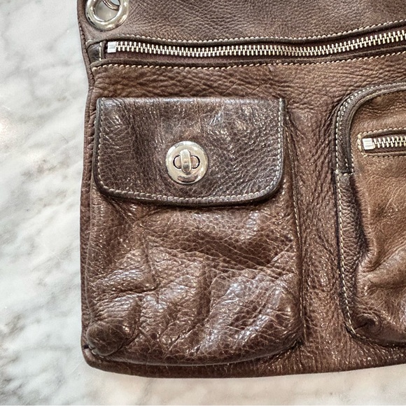 Roots Vintage Village Crossbody Bag in Brown Patina Leather - Picture 7 of 11